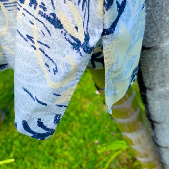 Cooke Street Honolulu Authentic Hawaiian Aloha Shirt - Medium - Picture 8 of 12